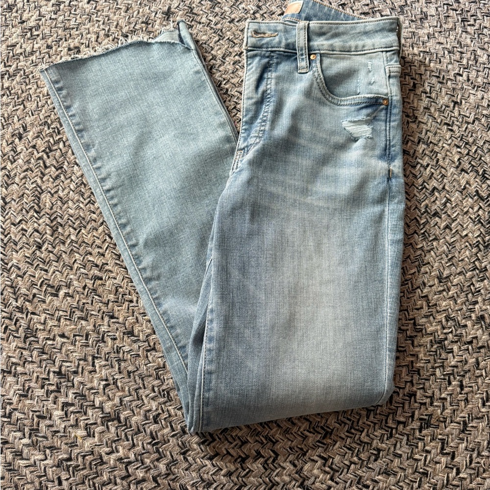 Kut from the Kloth Light Blue Denim cropped flare